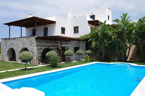 Luxurious Villa With Pool In West Paros