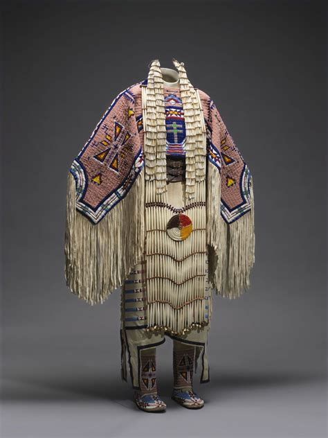 Art And Life Of Americas Plains Indians Native American Clothing