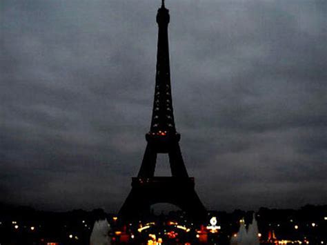 Paris Turns Off Its Lights As Eiffel Tower Goes Dark In Memory Of