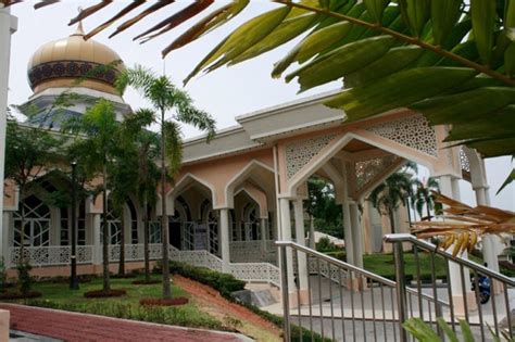 Bukit Antarabangsa Mosque - Masjid (Mosque) in Ampang | Halal Trip