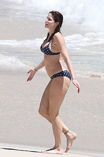Softly Temperature Stephanie Seymour Exposed Her Blue Polka Dot Bikini Body In St Barts