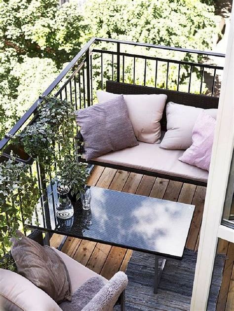 10 Apartment Balcony Furniture Ideas