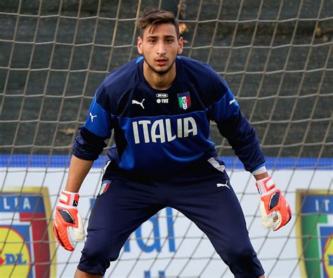 Here's who makes the cut. Gigio Donnarumma al debutto con l'Italia Under 21 - Questa ...