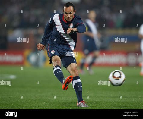 Spieler Fußball Fotos Und Bildmaterial In Hoher Auflösung Alamy