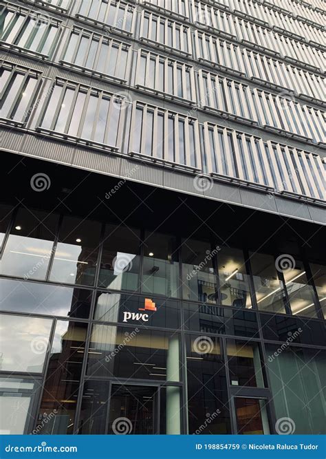 Pwc Pricewaterhousecoopers Llp Offices In Embarkment Place Office In