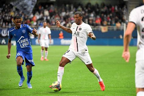 Video: Top Moments from Wijnaldum's Ligue 1 Debut for PSG Against