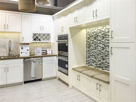 Oakland tourism oakland hotels oakland bed and breakfast oakland vacation rentals oakland vacation packages flights to oakland things to do in oakland minimo minimo is italian for minimal, and it speaks to both the decor and the style of wines offered. Oakland Downtown --- Deluxe Showroom with Design Center