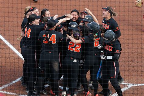 Oregon State On Verge Of Womens College World Series Berth After