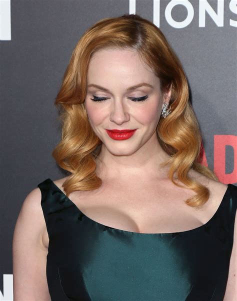 makeup trick in action christina hendricks eyeshadow shading at the mad men finale glamour
