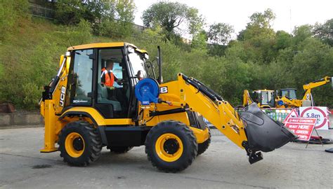 A Escena Las últimas Novedades En La Gama De Maquinaria De Jcb Obras