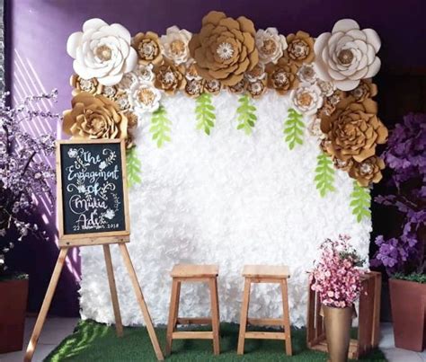 Tentu saja contoh tema acara kebersamaan memang telah banyak dicari oleh orang di internet. Dekorasi Backdrop Lamaran Modern Untuk Pasangan Ter-hits Dari Ainul Asghary - Wedding Organizer ...
