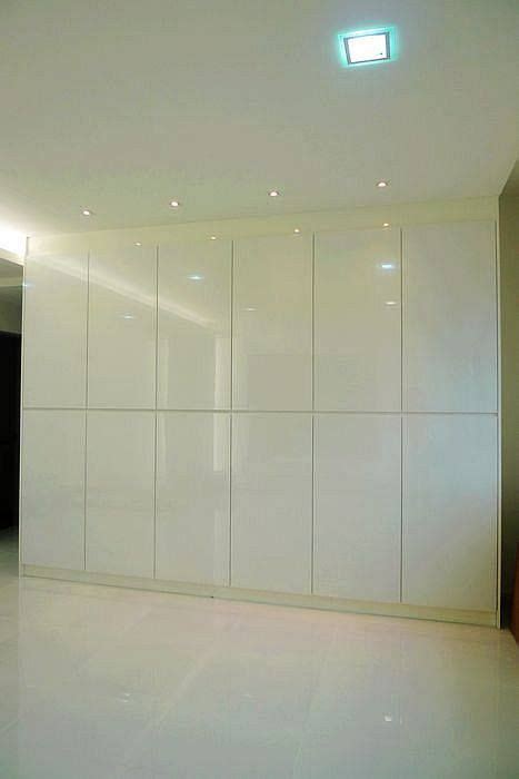 Jay a wall like this from floor to ceiling with one or two hinged or sliding doors? Floor to ceiling wall cabinets for storage. | Floor to ...