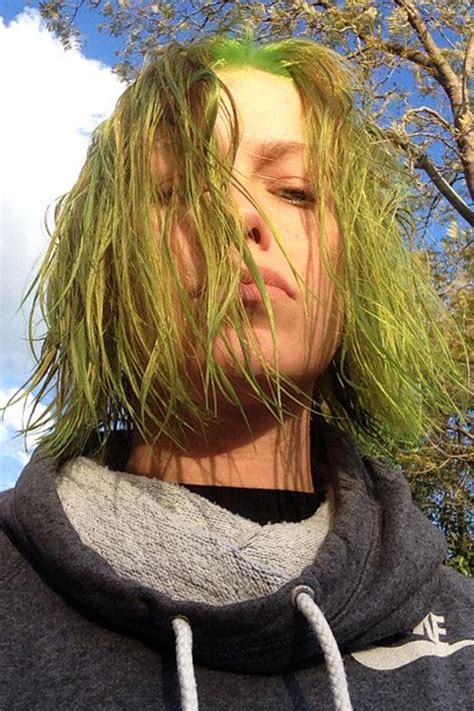 Jenna Mcdougall Wavy Green Bob Messy Uneven Color Hairstyle Steal