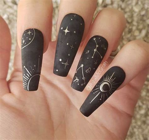 The Prettiest Star Nail Designs To Copy Now Fashionisers©