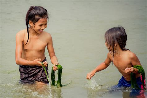 Laos Girls Bathing In River Porn Videos Newest Woman Bathing In