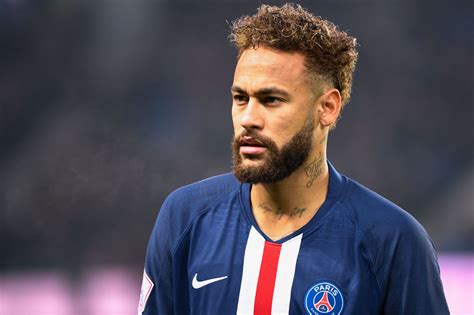 nejˈmaʁ dɐ ˈsiwvɐ ˈsɐ̃tus ˈʒũɲoʁ; Neymar Booed By PSG Supporters Before Nantes Match - PSG Talk