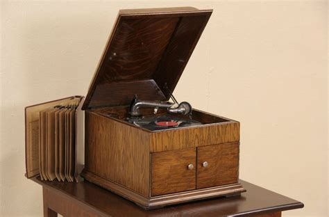 Victor Oak Tabletop 1915 Antique Victrola Phonograph And Record Album