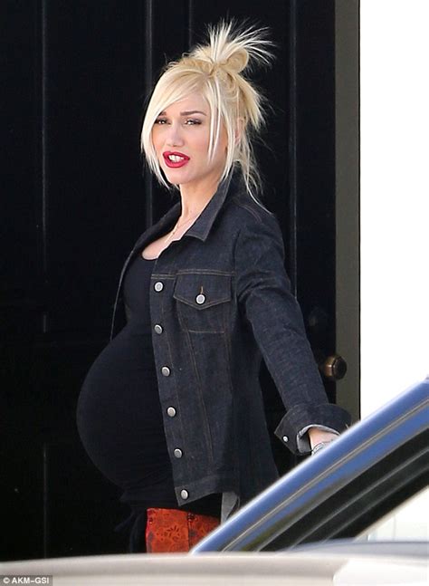 Pregnant Gwen Stefani Looks Absolutely Stunning In A Casual Outfit And