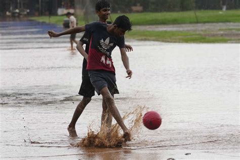 Weather Update Imd Issues Red Alert In Maharashtra S Pune Raigad