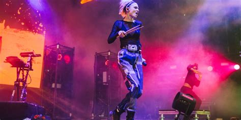 Watch Grimes Perform New Song 4Æm At 2020 Game Awards