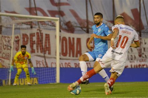 A un día del cruce con huracán, vélez sumó un nuevo entrenamiento en la villa olímpica. Huracán vs. Vélez - Fecha 04 - Liga Profesional de Fútbol