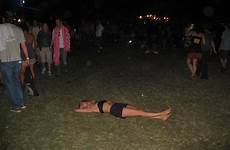 drunk public sleeping passed people girl grass heavy izismile traffic area insane incredibly photographs large source