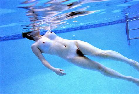 Fotos Desnudas Bajo El Agua Er Genas