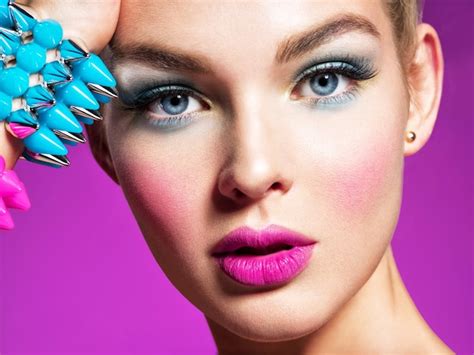 Premium Photo Fashion Model With Bright Makeup And Creative Hairstyle