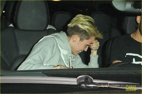 Miley Cyrus Late Night Doctor S Appointment Photo Miley Cyrus Photos Just Jared