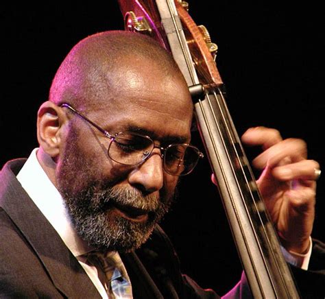 A Laffiche Jazz Le Contrebassiste De Légende Ron Carter Au Hot Club