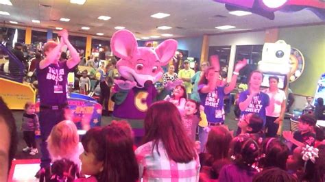Partying At Chuck E Cheeses Vlog 1 Youtube