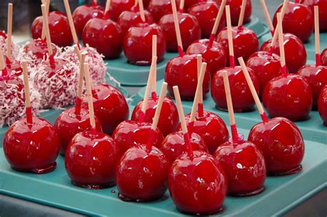 How To Make Caramel Apples 25 Caramel Apple Topping Ideas