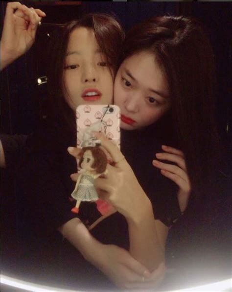 Check out sulli and hara lock lips on live broadcast help us reach 100000 subs: Sulli displays friendship with Goo Hara