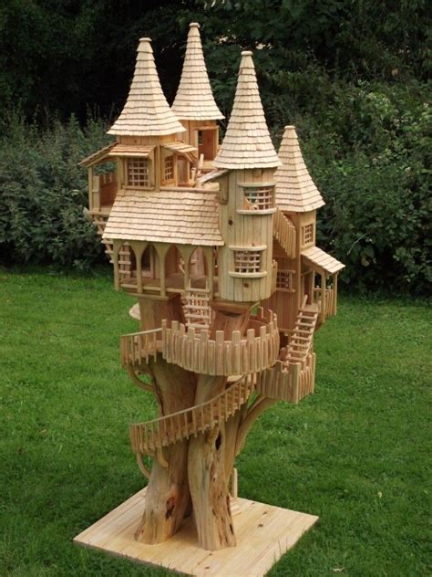 See more ideas about popsicle stick houses, popsicle sticks, craft stick crafts. This is so detailed! | Bird houses, Little houses, Wooden art