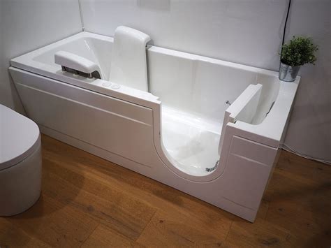 4 Benefits Of Walk In Tubs Legacy Bath And Kitchen