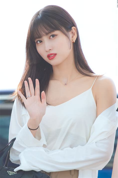 In japan, it's the word for peaches. 190712 - Beautiful Momo : twice