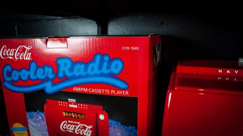 coca cola nostalgic cooler am fm cassette radio at the eddie vannoy collection 2020 as l337