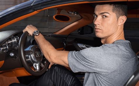 Vídeo Mostra Carros De Luxo De Cristiano Ronaldo A Serem Retirados De