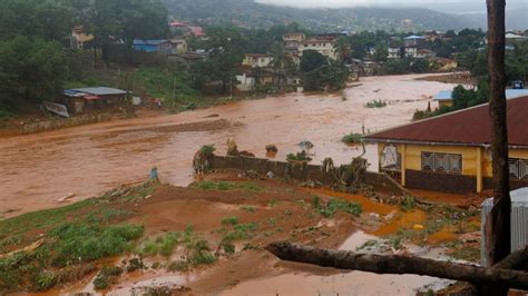 Sierra Leone Mudslides At Least 300 Dead Upwards Of 600 Missing As