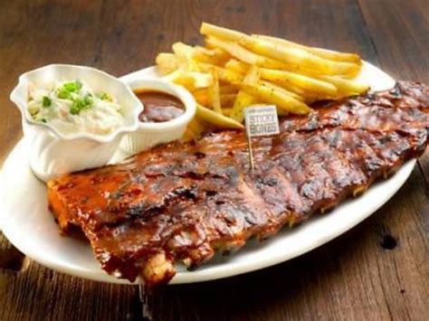 Located near gurney plaza, gurney paragon is the newest shopping mall with a blend of fast fashion straits quay, 6. Morganfield's Gurney Paragon | Restaurants in Gurney Drive ...