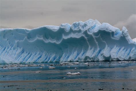 Frozen Tidal Waves