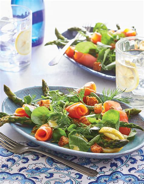 Spread the blinis with the cream cheese, lay the salmon trimmings on top and scatter over the cress. Smoked Salmon Cress Breakfast Recipes - Smoked salmon is a ...