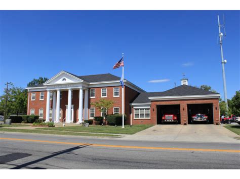 With over 10,000 square feet of newly renovated space, the berea va clinic has 15 exam rooms, one (1) women's exam room, and several private offices. Distance from Berea, KY to Owensboro, KY - MapSof.net