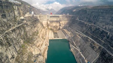 The largest dam lies in the foothills of the sierra nevada, and at 770 feet (230 m) tall, is the tallest dam in the united states. Hydro! Hydro! Hydro! The world's biggest power plants