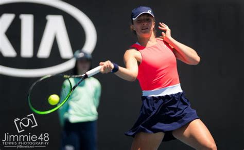 To pierwszy mecz i pierwsze zwycięstwo polki, odkąd w październiku triumfowała w wielkoszlemowym french open. Iga Swiatek's Asics apparel and shoes in breakthrough 2020 ...