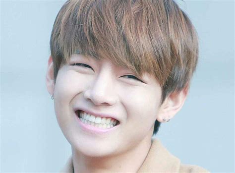 Taehyung Smile💖👑😍 Army S Amino