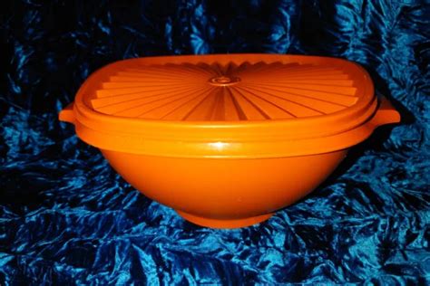 Vintage Tupperware Servalier Bowl With Fan Lid Harvest Orange