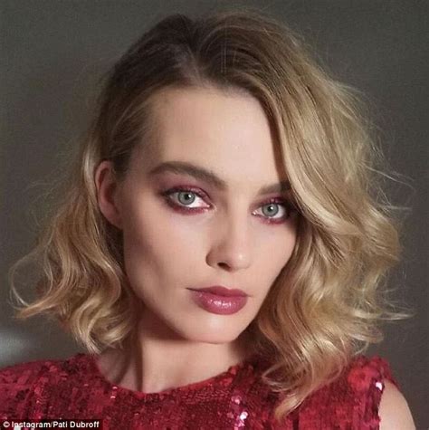How To Wear Red Eyeshadow Like Margot Robbie For V Day Daily Mail Online