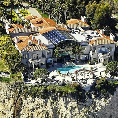 62000000 Cliffside Oceanfront Mega Mansion In Malibu Califonia