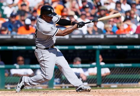 Blue Jays Sign Ex White Sox Outfielder Dayan Viciedo To Minor League
